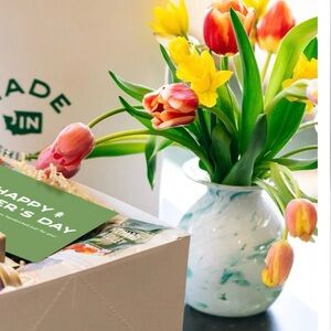 PNW GLASS. Hand blown vase  6 inch high x 5 inches wide